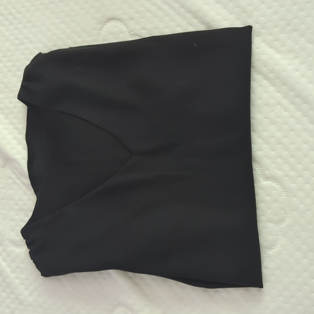 SHEIN BLACK V NECK TOP